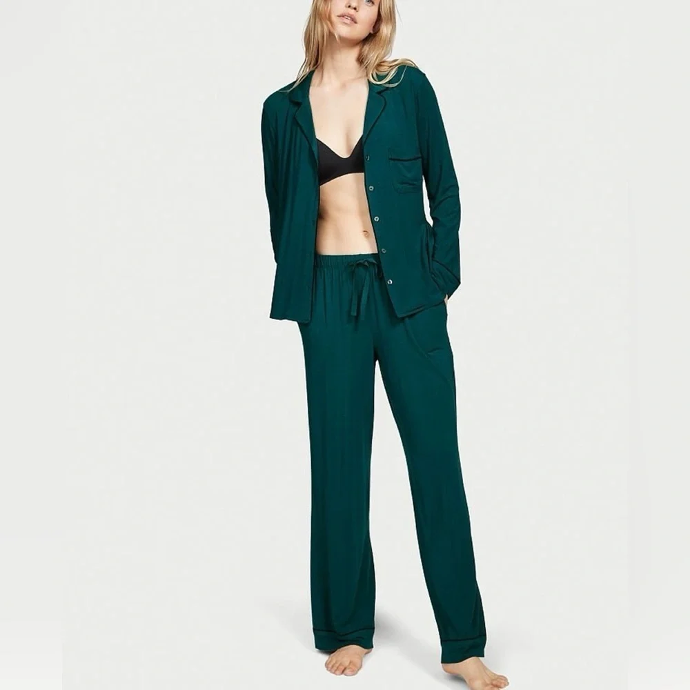 Victorias Secret made    •   size luxuriously